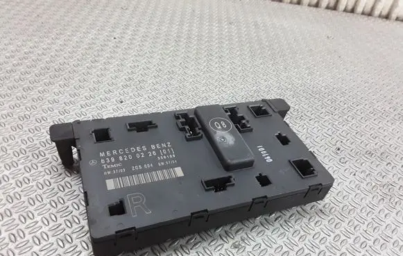 Mercedes-Benz Vito Viano W639 Door control unit/module 6398200226