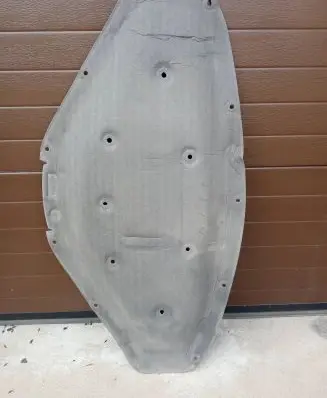 Engine bonnet/hood sound/heat insulation