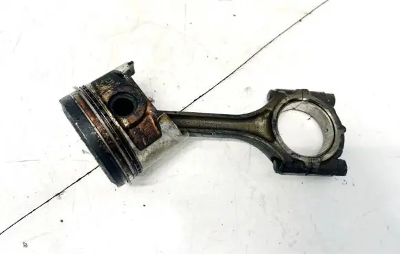 Mitsubishi Colt Piston with connecting rod
