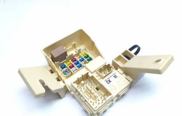 KIA Stinger Fuse module 91950J5221A J220C160146