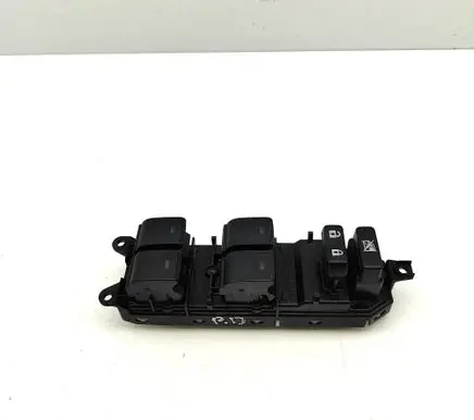 Toyota Land Cruiser (J200) Electric window control switch 8404060240