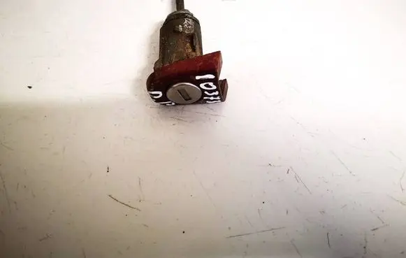 Volkswagen PASSAT B5 Front door lock (next to the handle) 3b0837167
