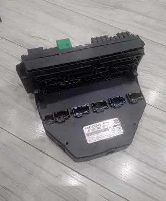 Mercedes-Benz C W204 SAM control unit A2049009501
