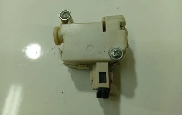 Audi Q7 4L Central locking motor Y07D051N10824