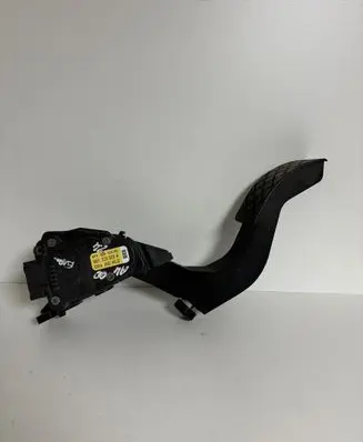 Audi A6 S6 C5 4B Accelerator throttle pedal 8D1723523A 6PV00802606