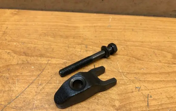 Hyundai i30 Fuel Injector clamp holder