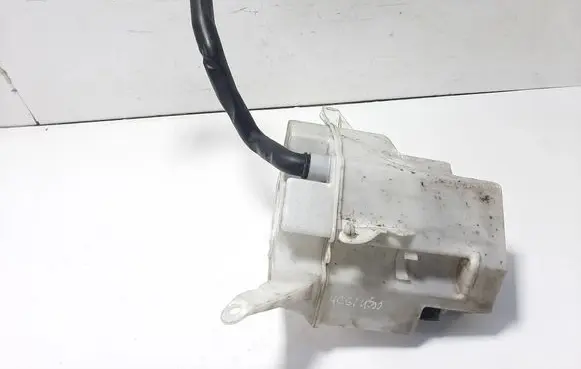 Volvo XC70 Windshield washer fluid reservoir/tank 30784233 30784234