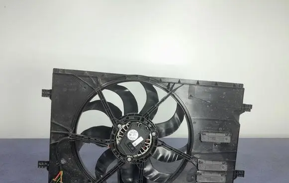 Skoda Octavia 985 Electric radiator cooling fan 5Q0121205BD