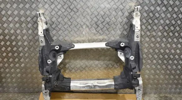 Mercedes-Benz SL R231 Engine mounting bracket A231620018755