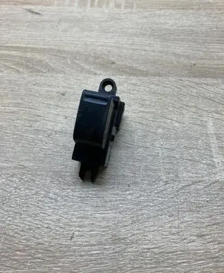 Nissan Primera Electric window control switch 25411AV600