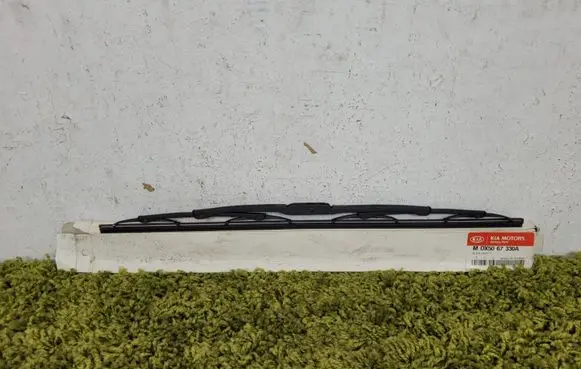 KIA Sportage Windshield/front glass wiper blade mdx5067330a