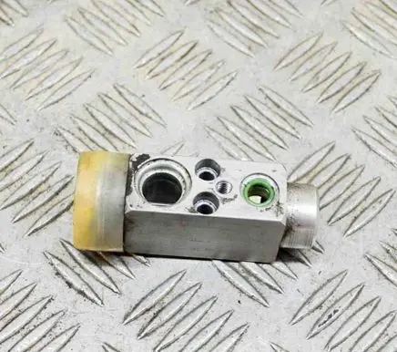 Jaguar XJ X40 Air conditioning (A/C) expansion valve 