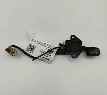 Mitsubishi 3000 GT Cruise control switch MB954871