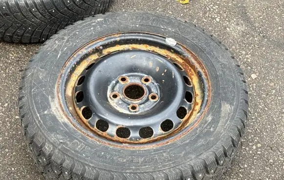 Volkswagen Caddy R15 spare wheel 