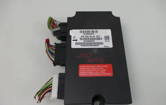 Mercedes-Benz CLK A209 C209 Convertible roof control unit a2098206526