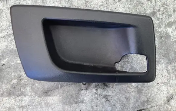 Cadillac CTS Front door handle cover 25752964