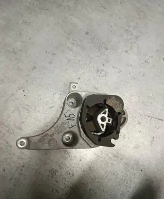 BMW X5 F15 Gearbox mount 6852986