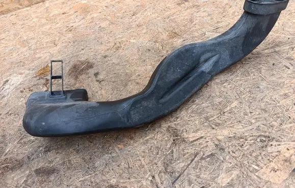 Opel Astra J Air intake duct part 13307080