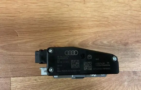 Volkswagen Touareg II Steering wheel lock 4H0905852B