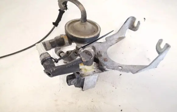 Audi 80 90 B3 Valve vacuum 035133517