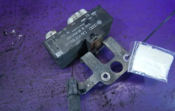 Seat Ibiza IV (6J,6P) Fan control module 1J0919506M