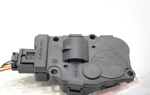 BMW X4 G02 Air flap motor/actuator EFB492