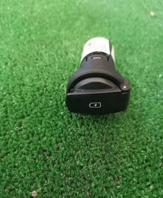 Hyundai Kona I USB socket connector 96125D3000