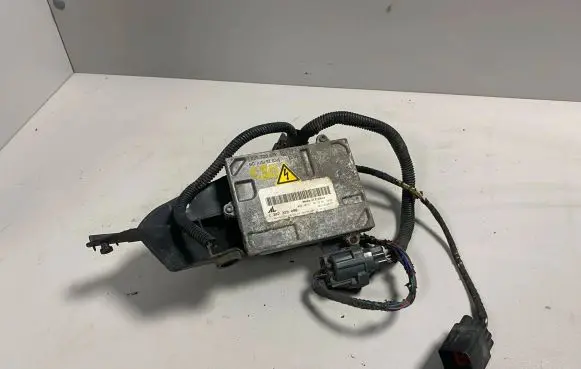 Volvo C30 Headlight ballast module Xenon 30678911 1304490559