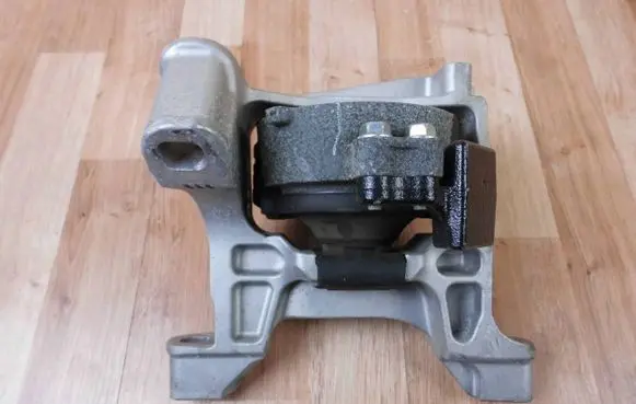 Mazda CX-5 II Engine mount bracket KD45K1442