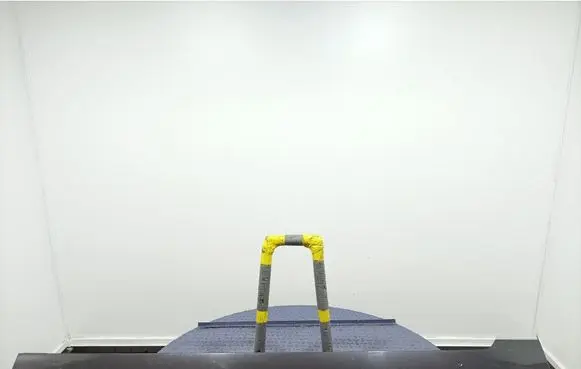 Foot area side trim