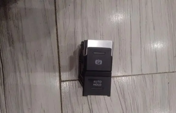 Volkswagen Tiguan Fog light switch 5na927225