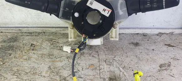 Nissan X-Trail T30 Wiper turn signal indicator stalk/switch 255608H905