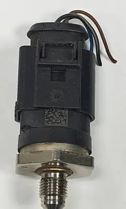 Skoda Octavia Mk2 (1Z) Fuel pressure sensor 06J906051B