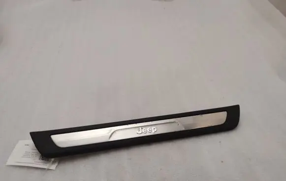 Jeep Grand Cherokee Side skirt front trim 1NC81DX9AB 1NC81TRMAB