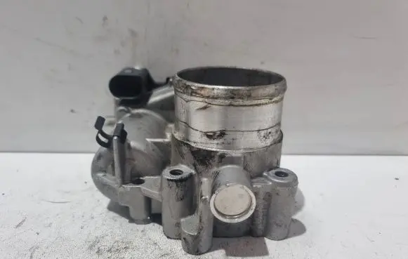 Ford Focus Throttle body valve 7S7G-9F991-CA