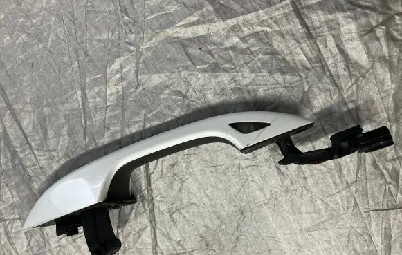 Volvo S60 Front door lock (next to the handle) 31462059 31462058