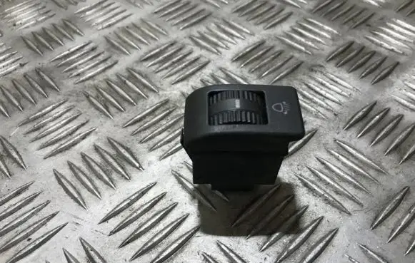 Seat Toledo I (1L) Headlight level height control switch 1l0941333