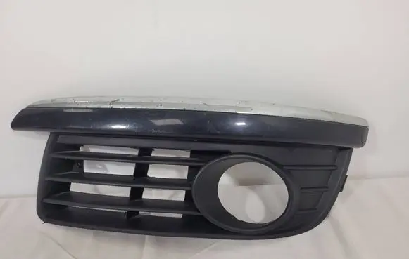 Volkswagen Jetta V Front fog light trim/grill 1K0853665K