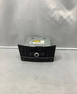Mercedes-Benz E W212 Radio/CD/DVD/GPS head unit A2129065500