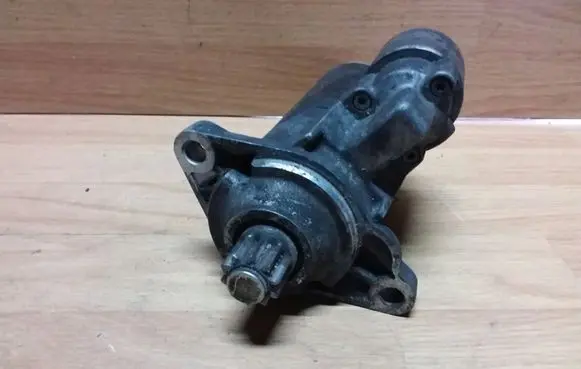 Volkswagen Touran I Starter motor 02E911023H
