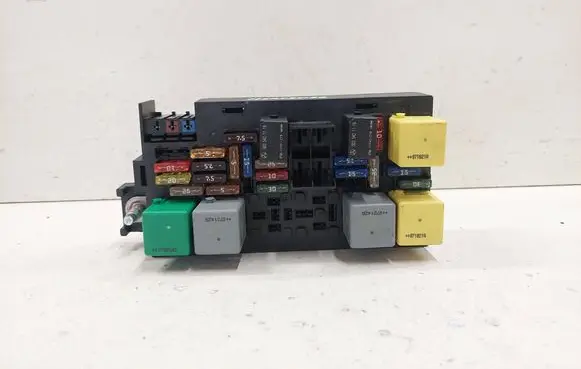 Mercedes-Benz R W251 Fuse module A1645402972 19561787