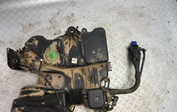 Citroen Jumpy AdBlue liquid reservoir 