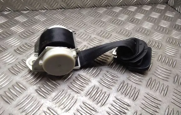 Volkswagen Touran I Third row seat belt 33058835B