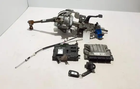 Nissan Qashqai Engine ECU kit and lock set 