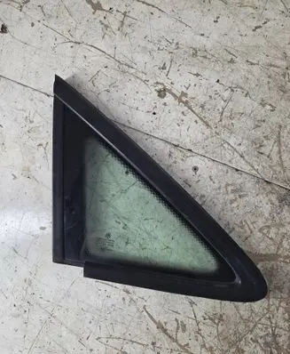 Volkswagen Touran I Front triangle window/glass 