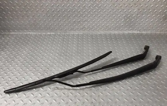 Toyota Yaris XP210 Front wiper blade arm 85221K0020 85211K0020