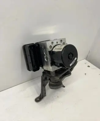 Mercedes-Benz C AMG W204 ABS Pump A1729014100 10092623673 28526418183