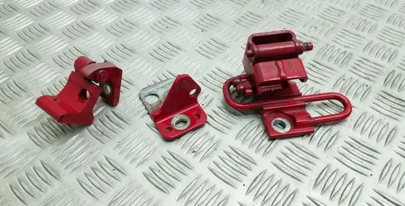 Rear door hinge set
