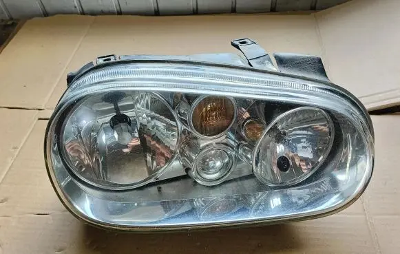 Volkswagen Golf IV Headlight/headlamp