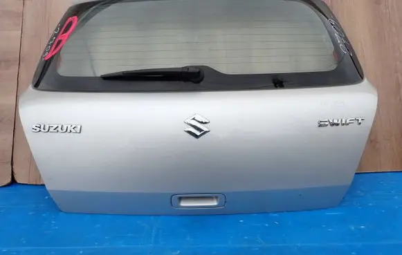 Suzuki Swift I Tailgate/trunk/boot lid 